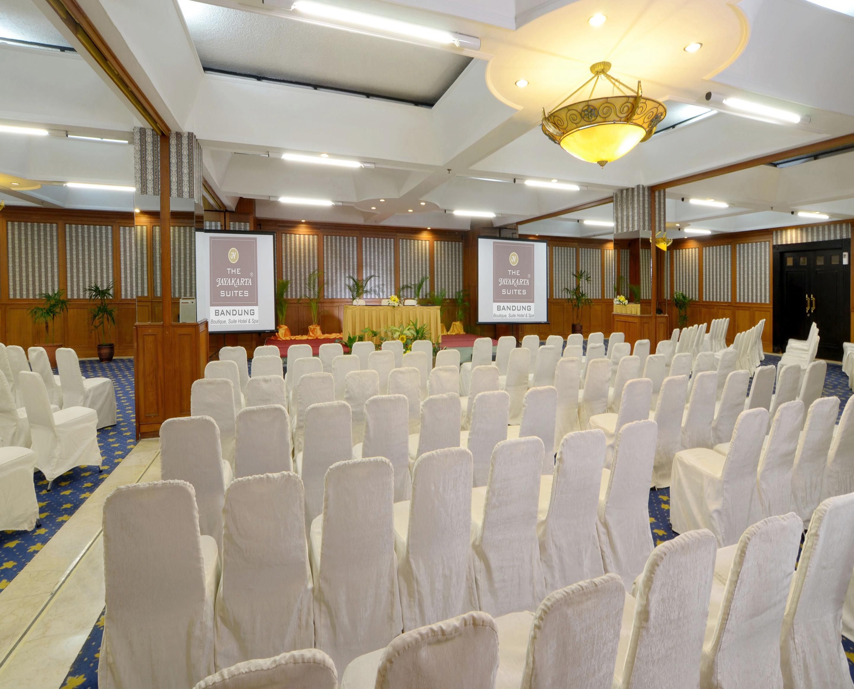The Jayakarta Suites Bandung Dış mekan fotoğraf